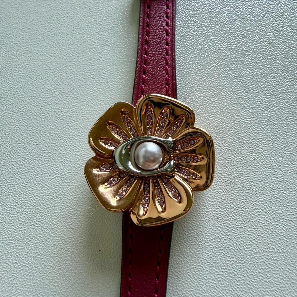 Coach Women's Tea Rose Quartz Pink Dial Watch - RARE! - Picture 7 of 9